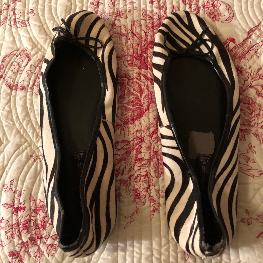 Zébra print Steven by Steve Madden flats Sz 10